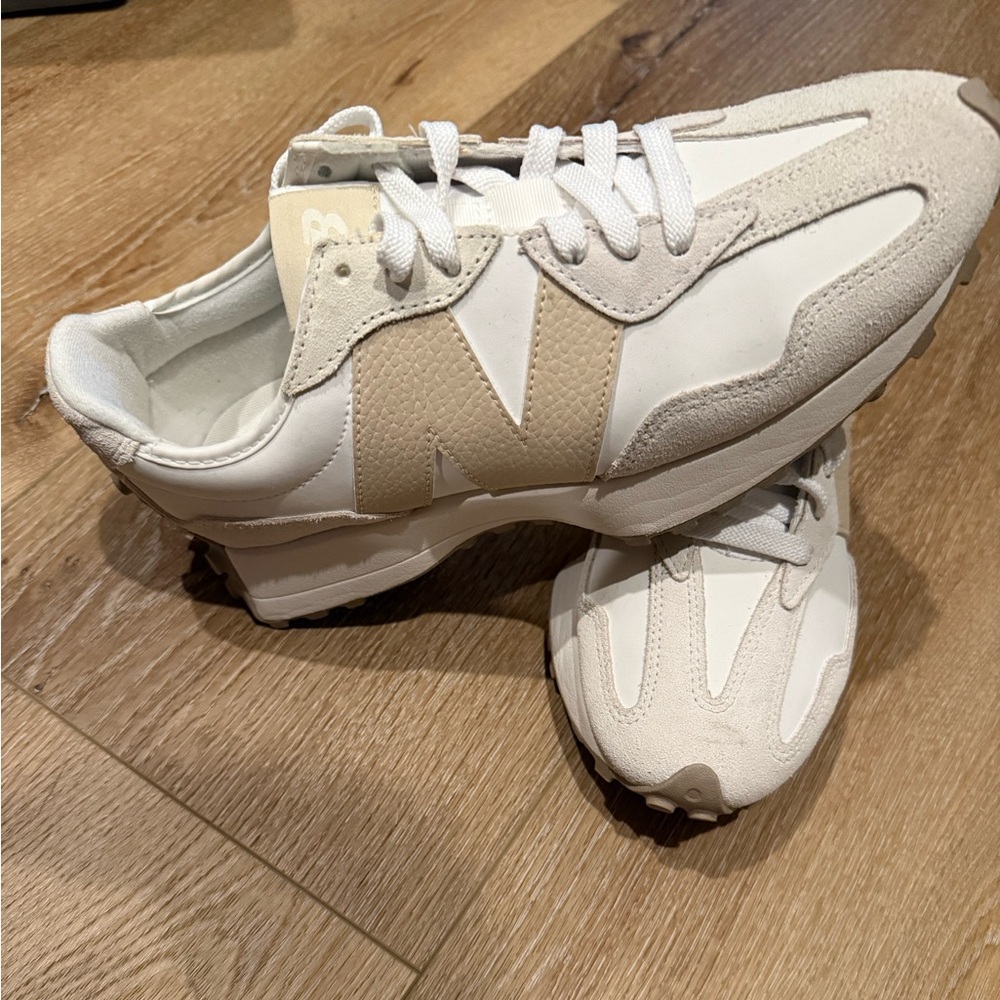 New Balance 327 - Beige